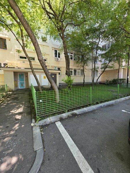 Alexandru Obregia, apartament 3 camere cu destinatie  spatiu comercial.