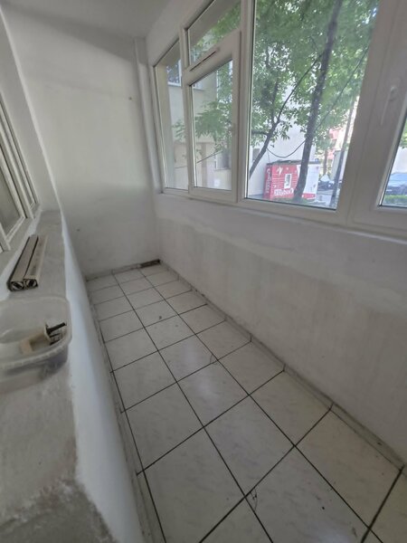 Alexandru Obregia, apartament 3 camere cu destinatie  spatiu comercial.