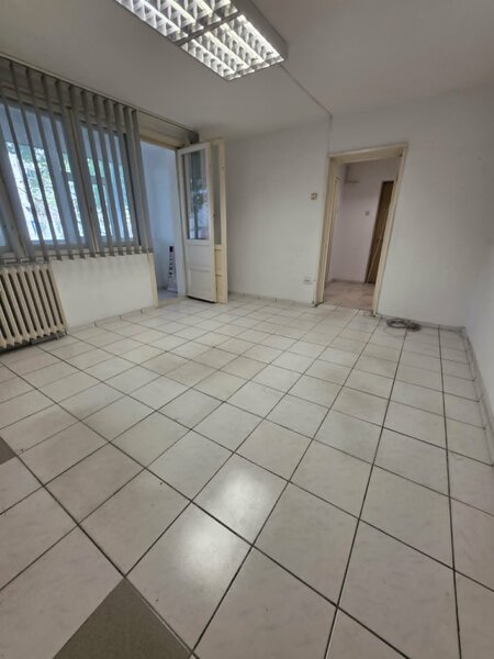 Alexandru Obregia, apartament 3 camere cu destinatie  spatiu comercial.