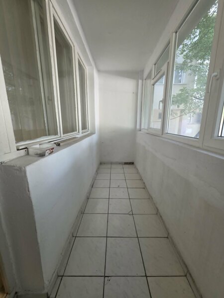 Alexandru Obregia, apartament 3 camere cu destinatie  spatiu comercial.